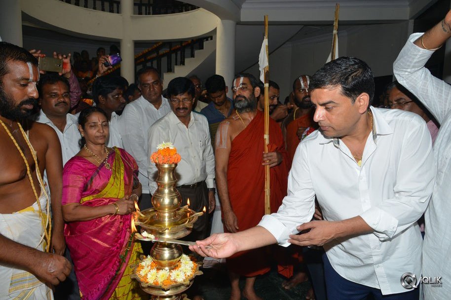 Raja-The-Great-Team-at-Netra-Vidyalaya-10th-Anniversary-Celebrations